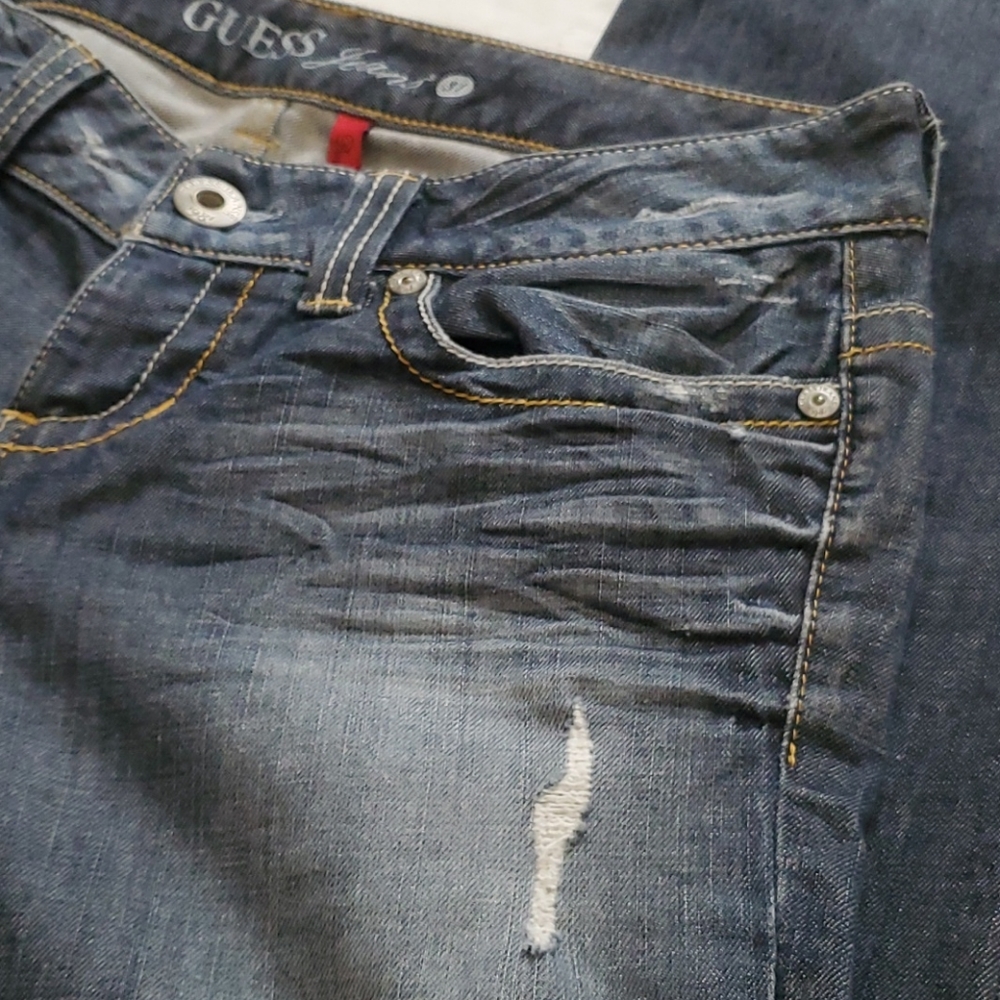Guess Jeans - Picture 3 of 12